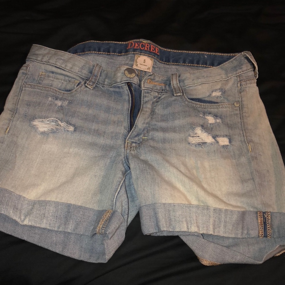Decree shorts